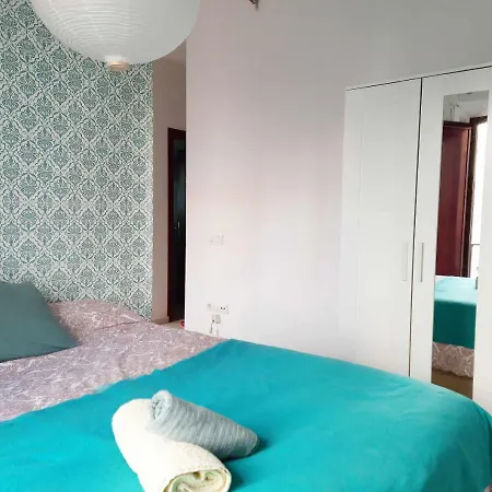 Lovely Center - Sunny Balcony Alfalf Daire *